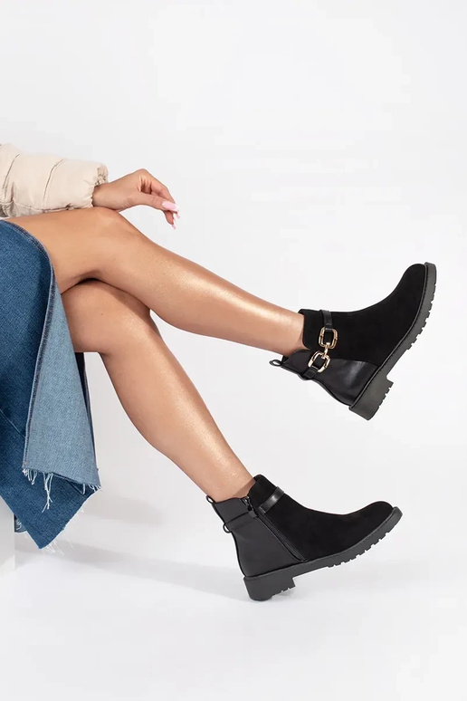 Dámske čierne topánky s ozdobnou prackou Dámske čierne topánky s ozdobnou prackou