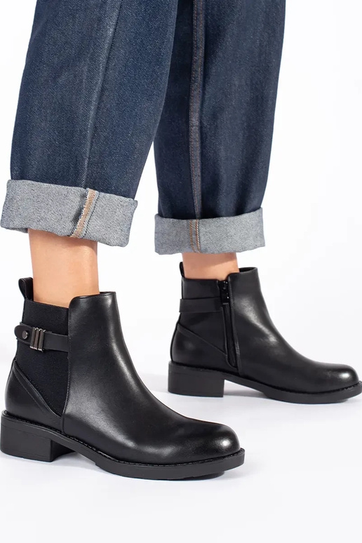 čierne Dámske topánky na nízkom podpätku čierne Dámske topánky na nízkom podpätku