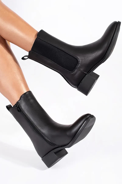 čierne Dámske topánky na nízkom stĺpiku čierne Dámske topánky na nízkom stĺpiku