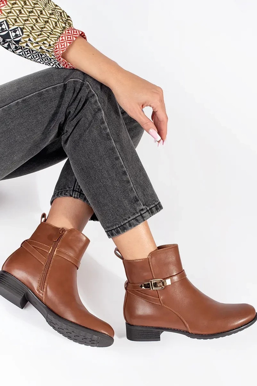 Dámske hnedé topánky na nízkom... Dámske hnedé topánky na nízkom...