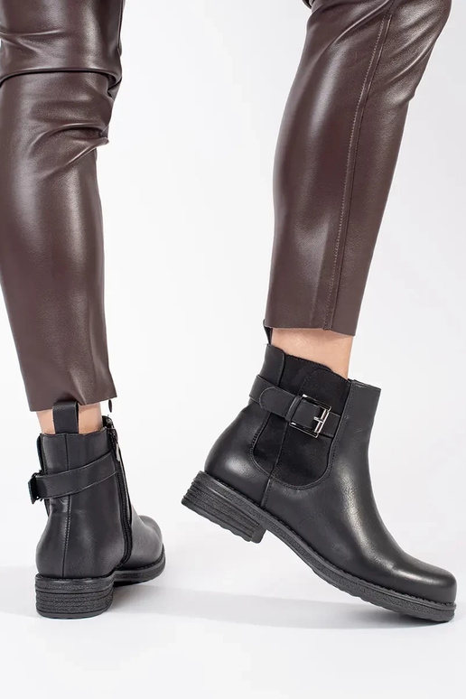 Dámske topánky na nízkom podpätku s... Dámske topánky na nízkom podpätku s...