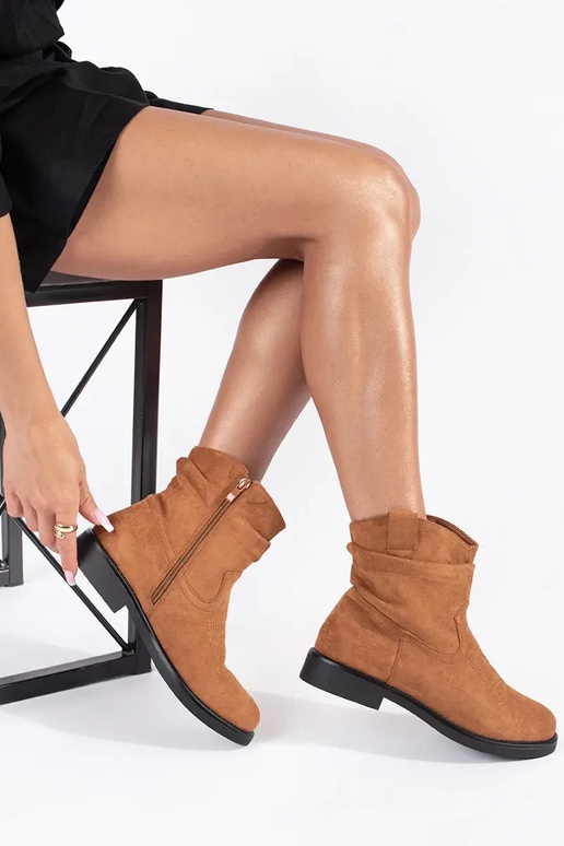 Hnedé semišové kovbojské topánky pre... Hnedé semišové kovbojské topánky pre...