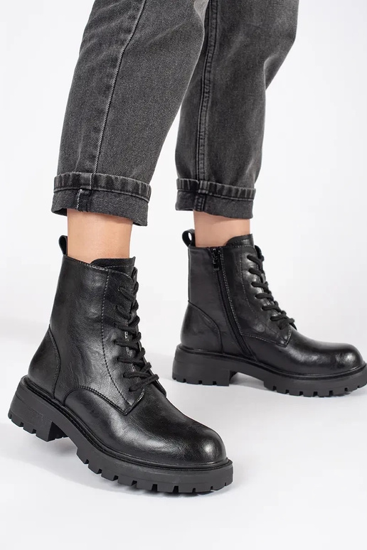 Čierne kožené topánky na platforme...