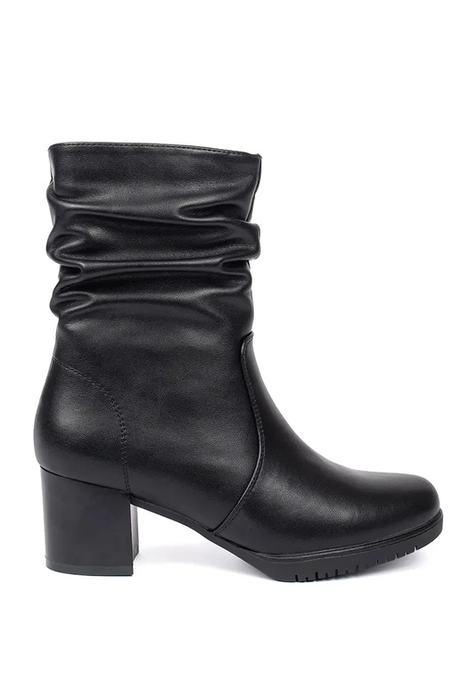 Čierne kožené dámske topánky s... Čierne kožené dámske topánky s...