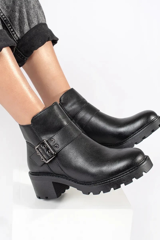 Dámske čierne kožené topánky s... Dámske čierne kožené topánky s...