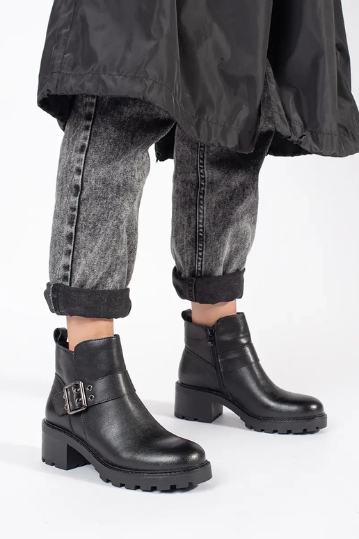 Dámske čierne kožené topánky s... Dámske čierne kožené topánky s...