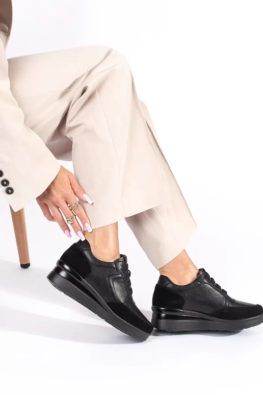 čierne kožené dámske topánky na kline... čierne kožené dámske topánky na kline...