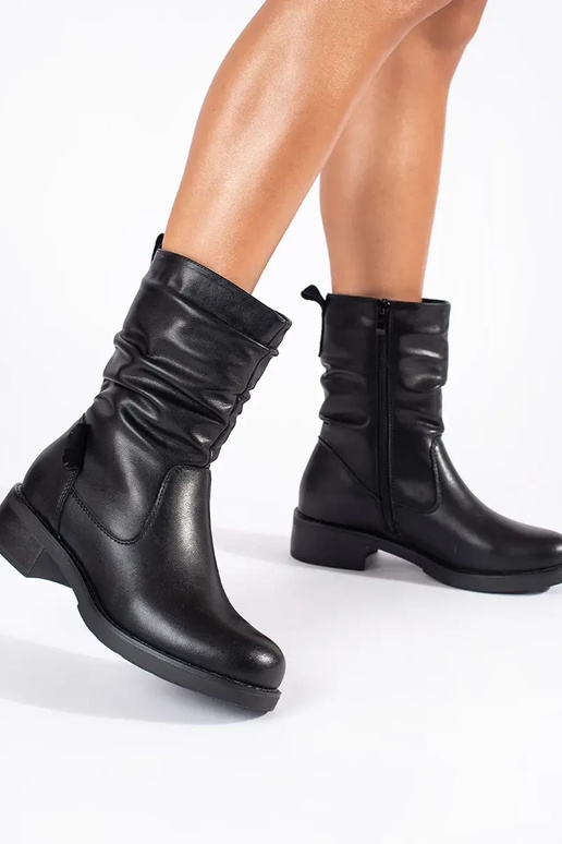 Čierne kožené dámske čižmy na nízkom... Čierne kožené dámske čižmy na nízkom...