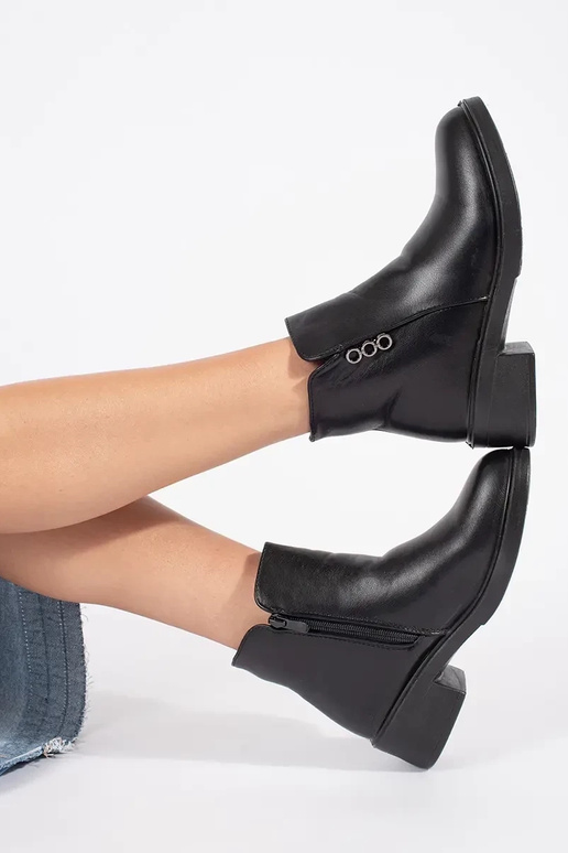 Čierne klasické dámske topánky na...