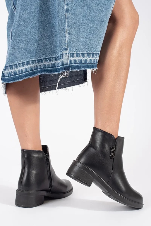 Čierne klasické dámske topánky na...