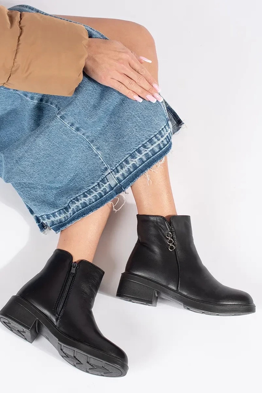 Čierne klasické dámske topánky na...