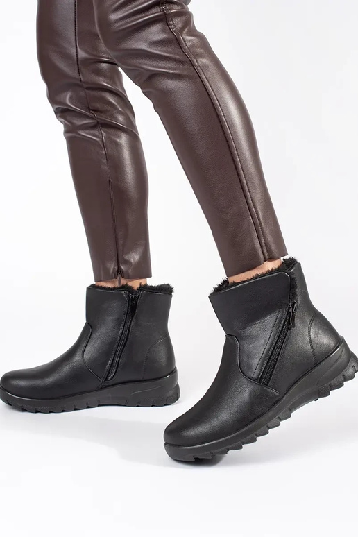 Dámske pohodlné topánky v čiernej farbe Dámske pohodlné topánky v čiernej farbe