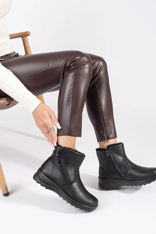 Dámske pohodlné topánky v čiernej farbe Dámske pohodlné topánky v čiernej farbe