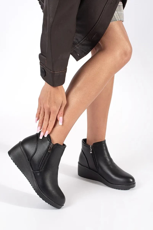 Dámske krátke topánky na platforme v...