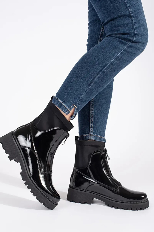 s lakovým efektom čierna dámske čižmy...