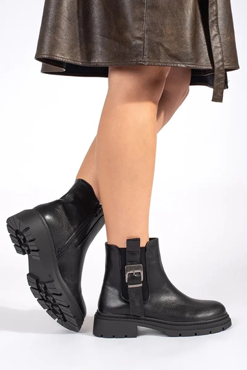 Čierne topánky s prackami 2