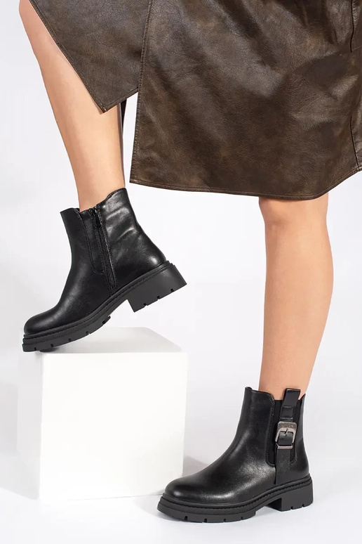 Čierne topánky s prackami Čierne topánky s prackami