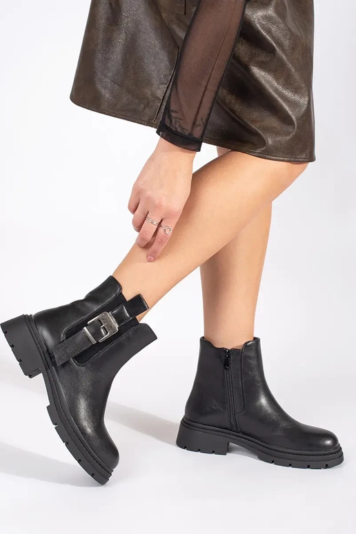 Čierne topánky s prackami Čierne topánky s prackami