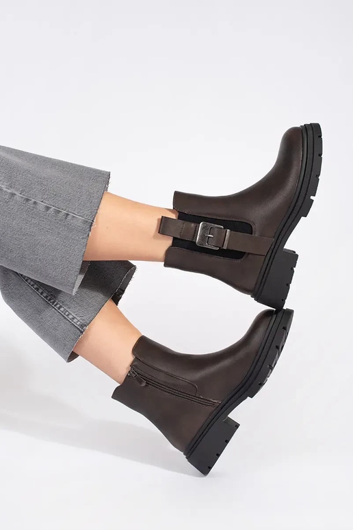 Hnedá farba čižmy Dámske čižmy s... Hnedá farba čižmy Dámske čižmy s...