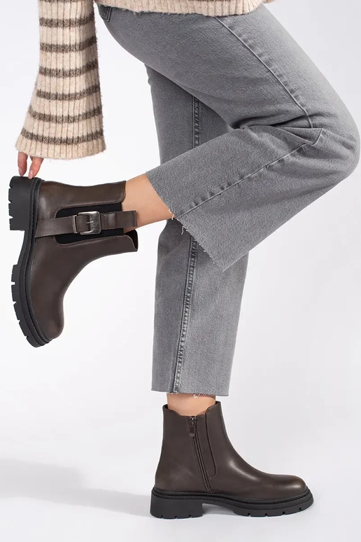 Hnedá farba čižmy Dámske čižmy s... Hnedá farba čižmy Dámske čižmy s...