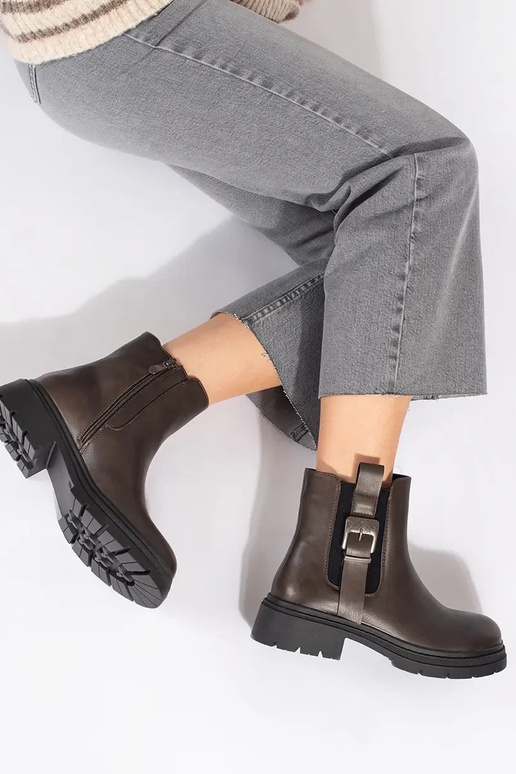 Hnedá farba čižmy Dámske čižmy s... Hnedá farba čižmy Dámske čižmy s...