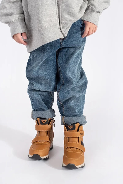 zahriať sa chlapčenský trzeIniki...