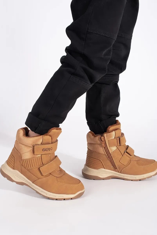 zahriať sa chlapčenský trzeIniki...