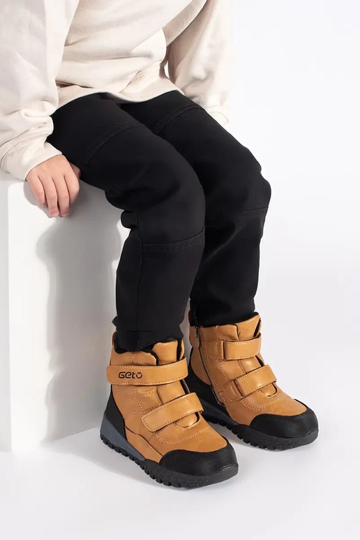 zahriať sa chlapčenský trzeIniki...