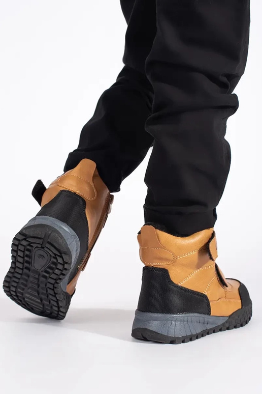 zahriať sa chlapčenský trzeIniki...