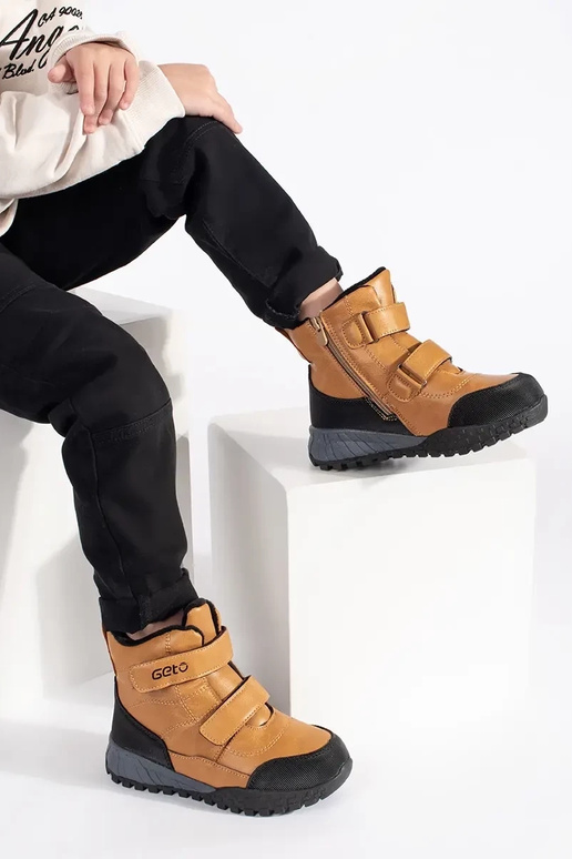 zahriať sa chlapčenský trzeIniki...