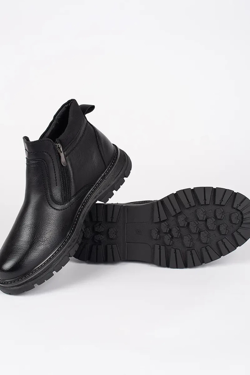 čierna zima čižmy pánske izolované