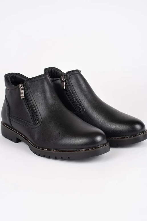 čierna zima čižmy pánske izolované