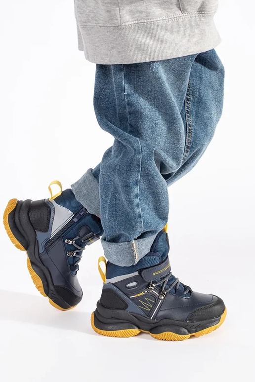 Vysoká izolované trzeIniki chlapčenský