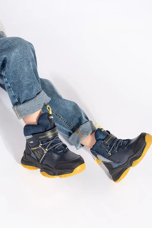 Vysoká izolované trzeIniki chlapčenský