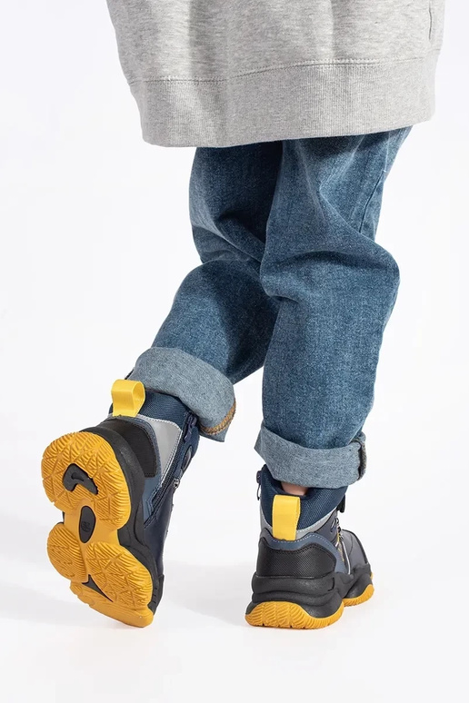 Vysoká izolované trzeIniki chlapčenský