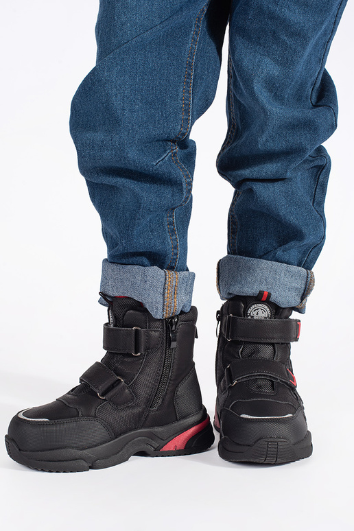 čierna izolované trzeIniki chlapčenský