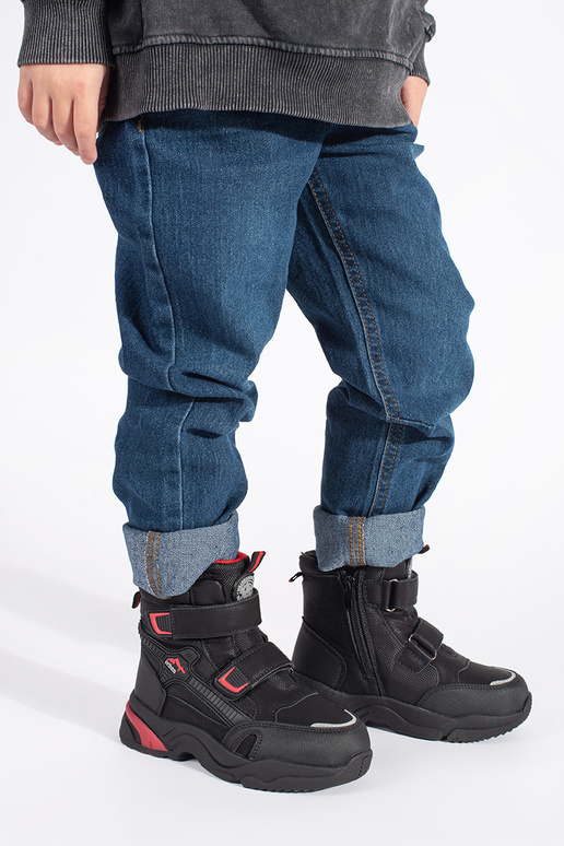 čierna izolované trzeIniki chlapčenský