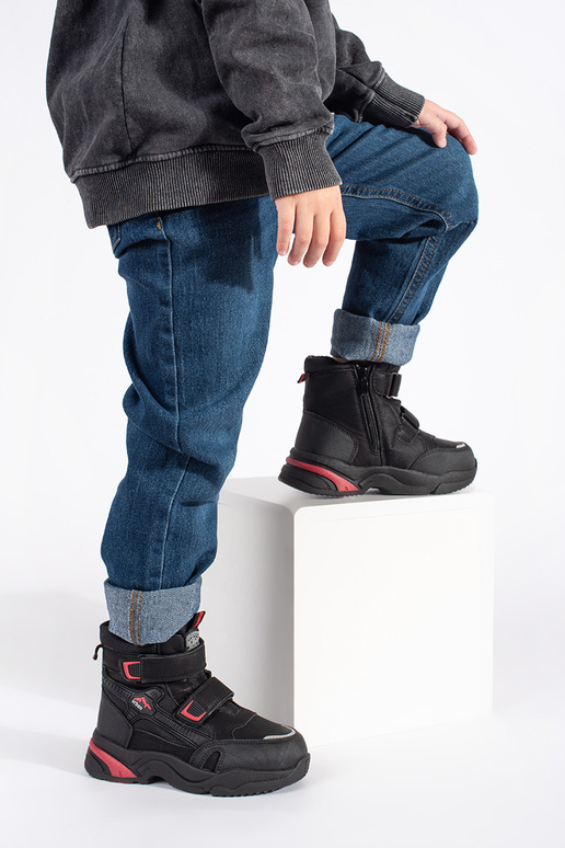 čierna izolované trzeIniki chlapčenský