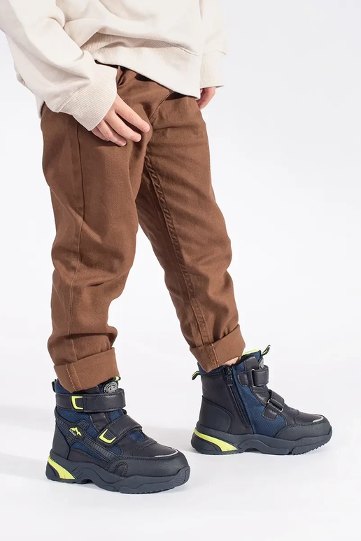 tmavomodrá izolované trzeIniki...