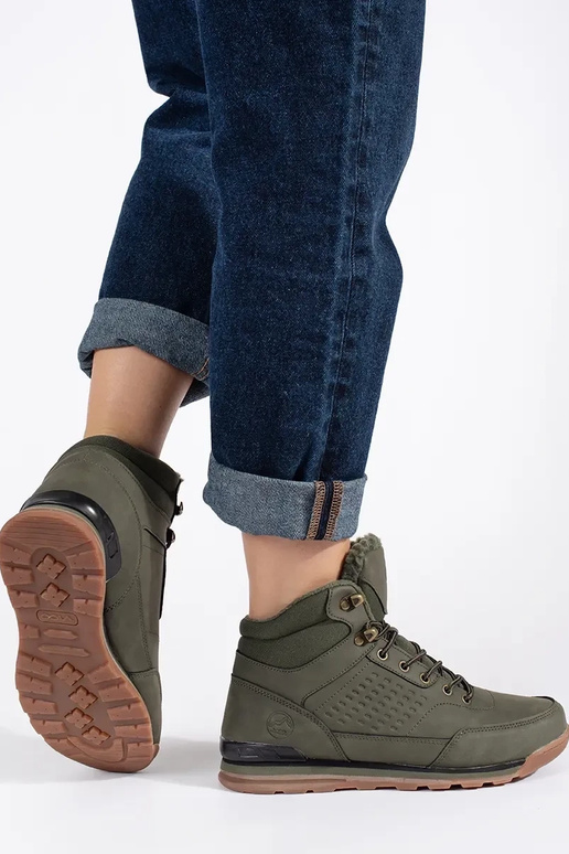 khaki farby Trekingové topánky izolované