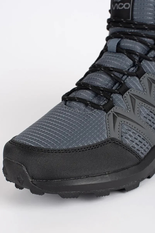 sivá izolované trekking topánky pánske