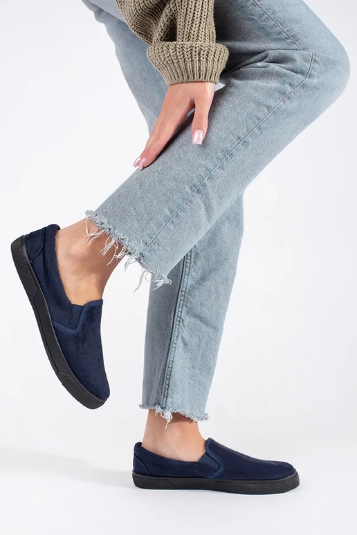 modré slip-on topánky