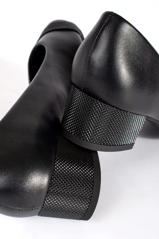 Čierne dámske topánky na vysokom... Čierne dámske topánky na vysokom...