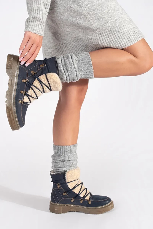 tmavomodré izolované členkové topánky... tmavomodré izolované členkové topánky...