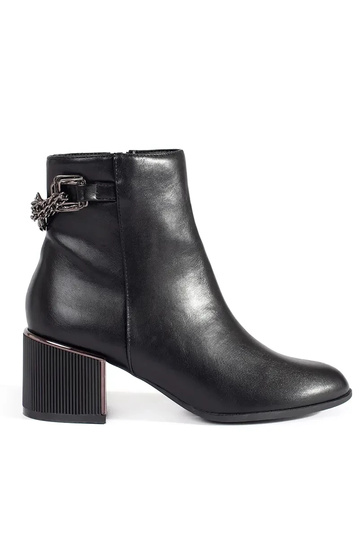 čierne dámske topánky na...