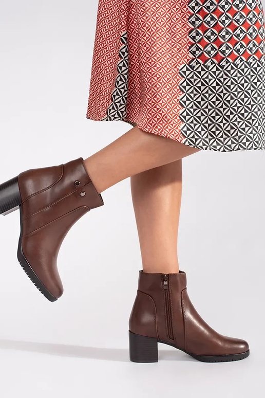 Hnedé topánky na vysokom podpätku...