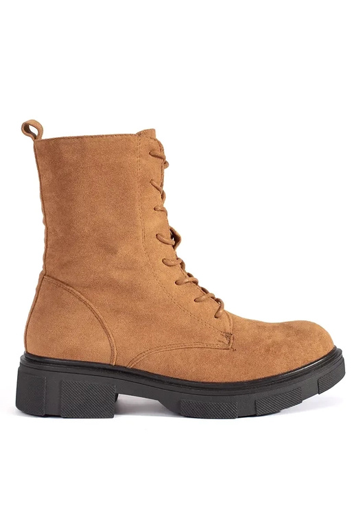 Hnedé členkové topánky s izoláciou Hnedé členkové topánky s izoláciou