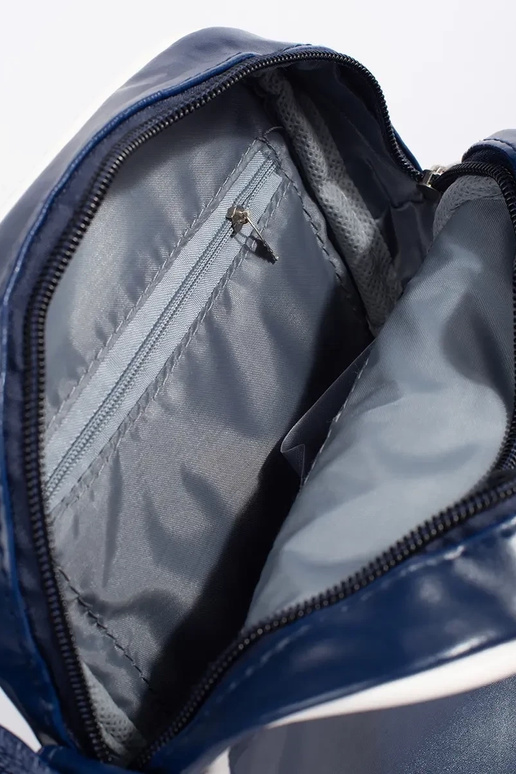 Tmavomodrá malá mládežnícka taška