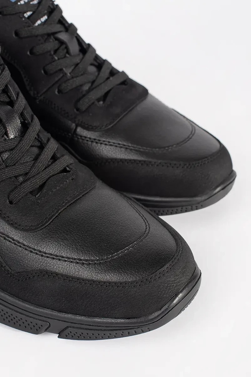 Čierne pánske šnurovacie topánky