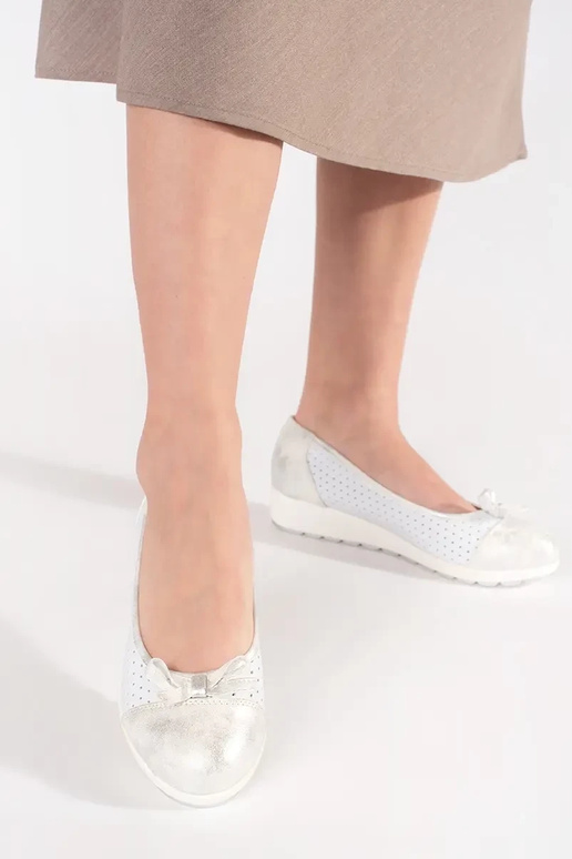 Zlaté mokasíny z semišu s retiazkou